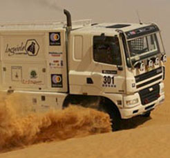 Camion Ginaf 600 chevaux dans les dunes tunisiennes