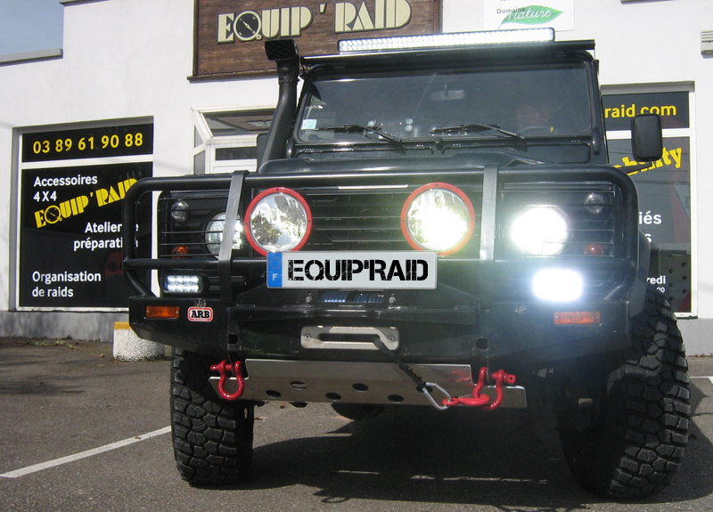 Pr&eacute;p&eacute;ration en atelier d'un Land Rover D&eacute;fender