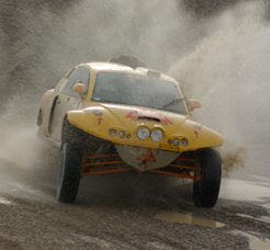 Buggy dans les flaques