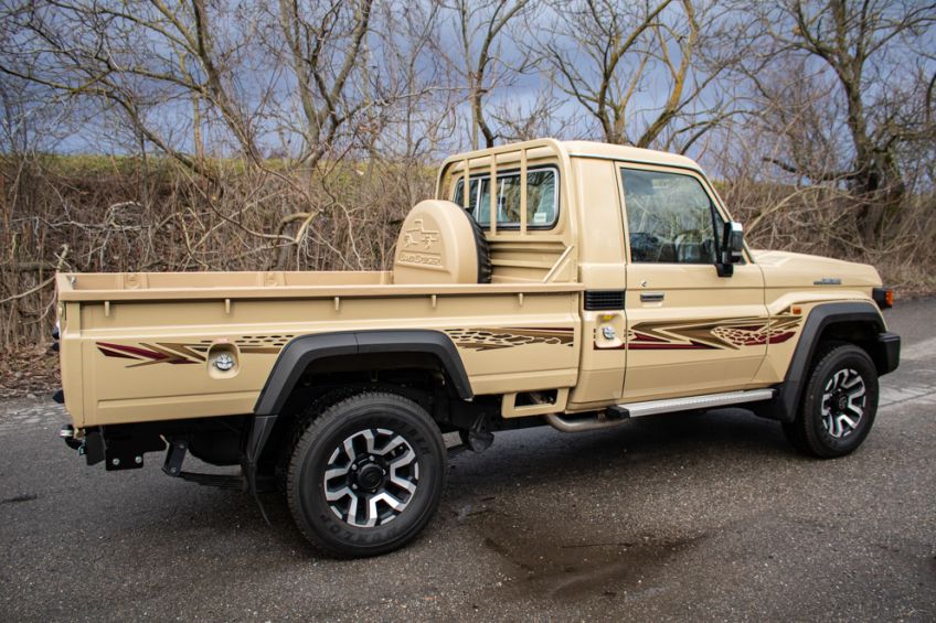 toyota land cruiser gdj79 gdj 79 simple cabine 2024 facelift pack deluxe homologué euro6 equip'raid double reservoir