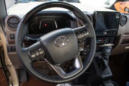 toyota land cruiser gdj79 gdj 79 simple cabine 2024 facelift pack deluxe homologué euro6 equip'raid commandes au volant