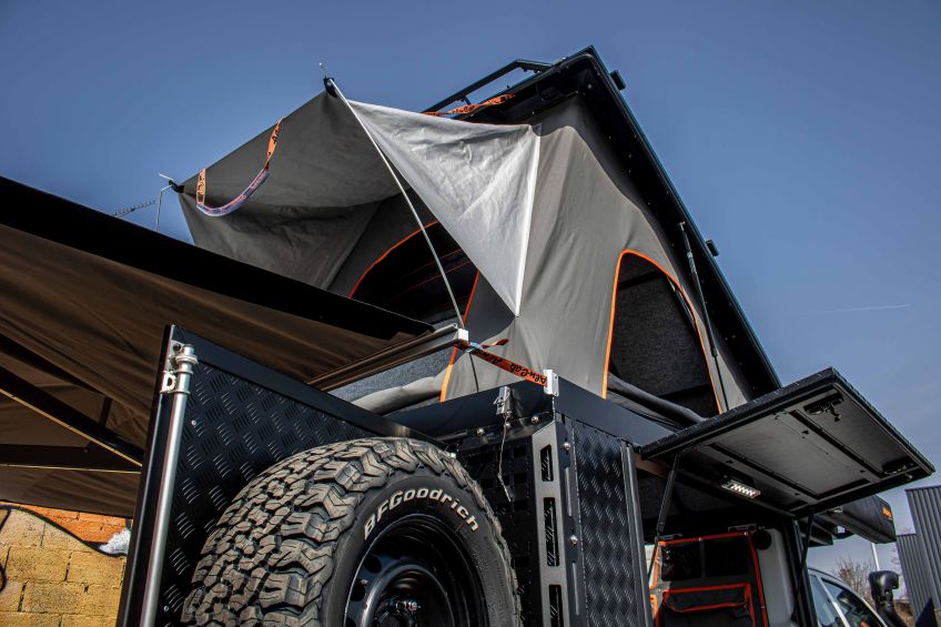 TOYOTA HILUX REVO - CANOPY CAMPER  EXTRA CABINE AMÉNAGÉ