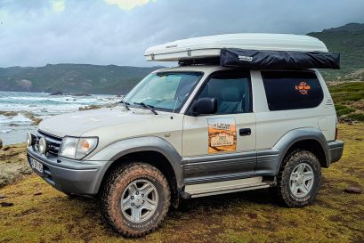 Toyota KZJ90 avec tente de toit Autohome