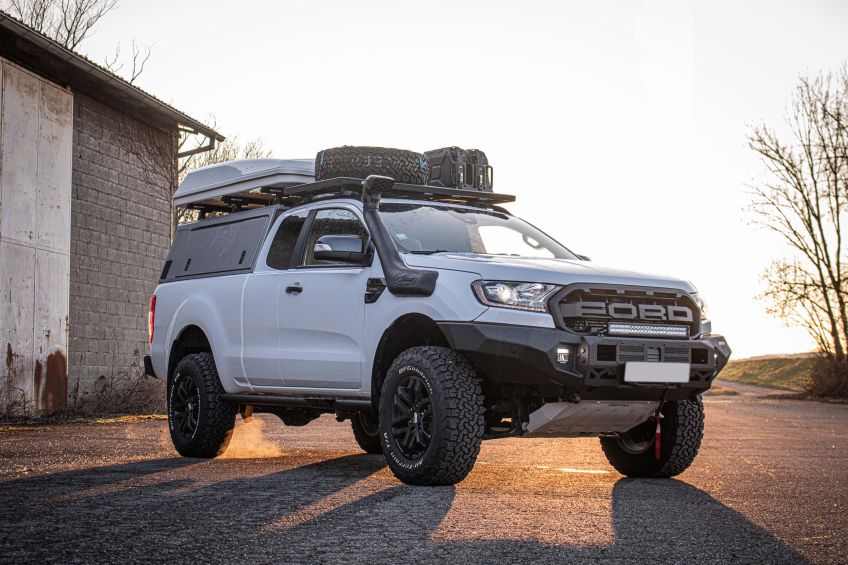 Ford ranger blanc tente hard top Alu-Cab équipement 4x4 préparation 4x4