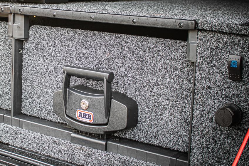 Ford Ranger Raptor 2023 préparé par Equip'Raid tiroir ARB