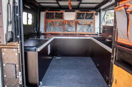 Aménagement intérieur canopy camper Alu-Cab - Toyota Hilux Revo