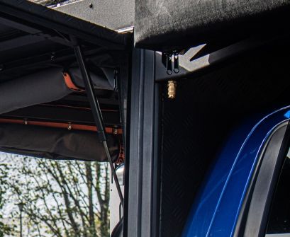 Raccordement extérieur douche canopy camper Alu-Cab 4x4 ford ranger aménagement extérieur sur mesure 