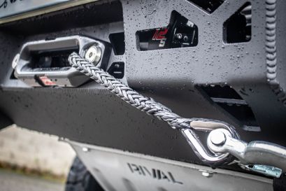 Ford Ranger PXIII préparé par Equip'Raid Hardtop tente de toit équipement 4x4 tout-terrain treuil Warn