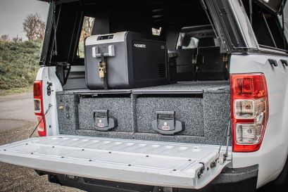 Ford Ranger PXIII préparé par Equip'Raid Hardtop tente de toit équipement 4x4 tout-terrain tiroirs ARB