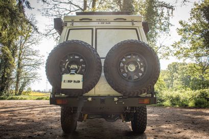 Préparation Land cruiser HZJ78 raid - porte roue Kaymar