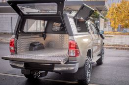 Hard top Alu-Cab explorer - Toyota Hilux Revo extra cabine