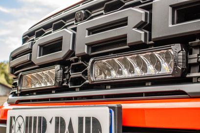 Ford Ranger Raptor 2023 préparé par Equip'Raid Hardtop kit éclairage intégration à la calandre LAZER