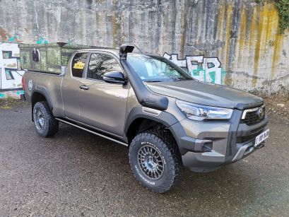 TOYOTA HILUX équipements renforcés raids 4x4 - Accessoires et