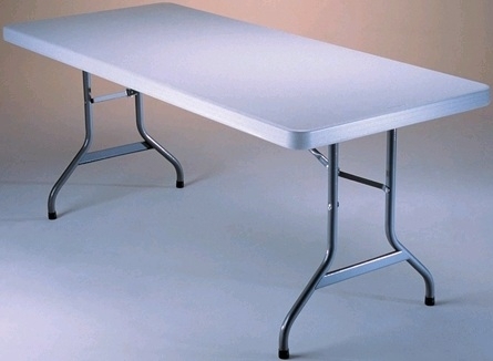 TABLE PLIANTE RECTANGULAIRE EN POLYETHYLENE 152 X 76 CM