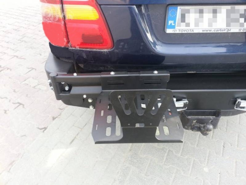 PORTE JERRICAN POUR PARE CHOC ARRIERE F4X4