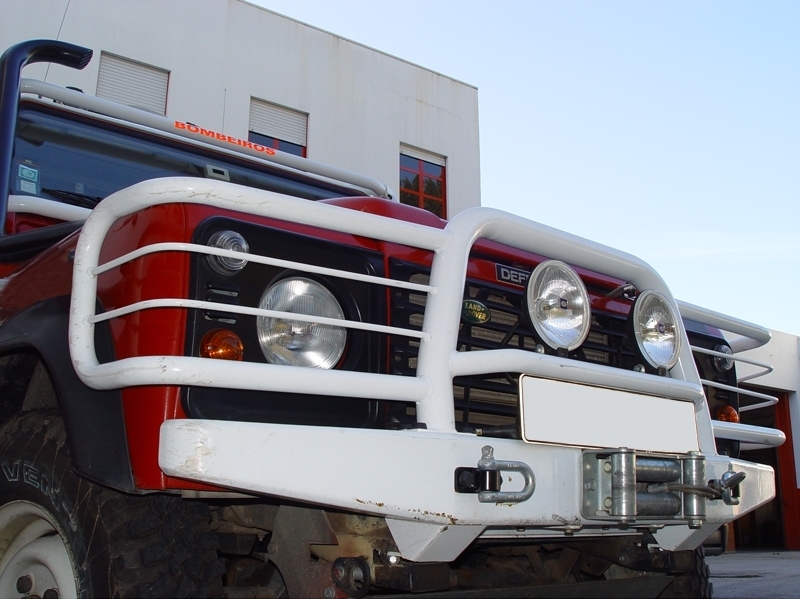 PARE BUFFLE INTEGRAL AVANT AFN POUR PARE CHOC AFN POUR LAND ROVER DEFENDER
