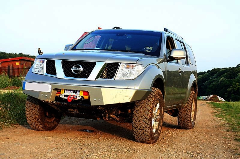 PARE CHOC AVANT AFN SUPPORT DE TREUIL POUR NISSAN NAVARA D40 ET PATHFINDER R51