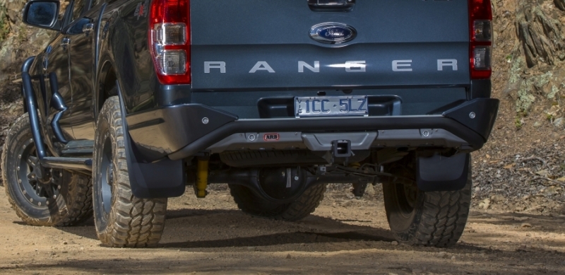 PARE CHOC ARRIERE ARB SUMMIT POUR FORD RANGER A PARTIR DE 2012 AVEC RADAR DE RECUL