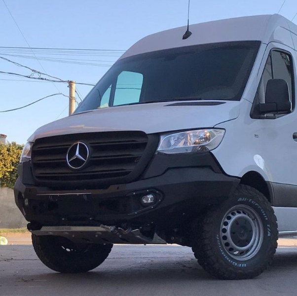 PARE CHOC DE REMPLACEMENT RHINO4X4 EVOLUTION 3 NOIR/CHROME POUR MERCEDES SPRINTER A PARTIR DE 2019