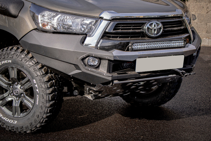PARE CHOC DE REMPLACEMENT RHINO4X4 EVOLUTION 3D NOIR POUR TOYOTA HILUX REVO INVINCIBLE A PARTIR DE 2021