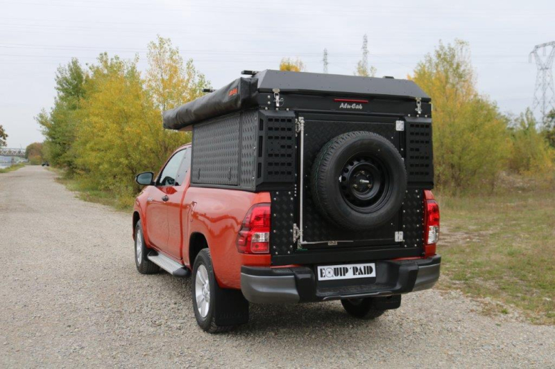 CANOPY CAMPER ALU-CAB VERSION AC20 COMFORT NOIR POUR TOYOTA HILUX REVO EXTRA CABINE A PARTIR DE 2016 (KIT DE MONTAGE INCLUS)