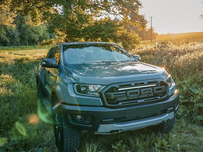 KIT ECLAIRAGE LED LAZER LONGUE PORTEE LINEAR 24 ELITE AVEC INTEGRATION A LA CALANDRE POUR FORD RANGER RAPTOR (2018-2022)