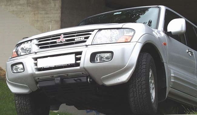 KIT TRAVERSE DE MONTAGE POUR TREUIL ET LAME A NEIGE ECO AMOVIBLE POUR MITSUBISHI PAJERO V60 3.2 DID