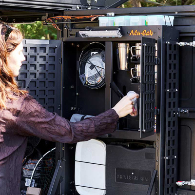 RANGEMENT CUISINE AVEC TABLETTE POUR PORTE ARRIERE DE ALU-CAB MODCAP - BASIC