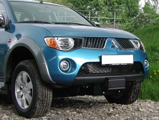 KIT DE MONTAGE INTEGRE POUR TREUIL POUR MITSUBISHI L200 TRITON DE 2005 A 2015