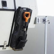 Pelle à baïonnette avec attaches.jpg