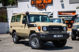 TOYOTA LAND CRUISER GRJ78 V6 4.0L ESSENCE BVA6 BEIGE 2 PLACES AVEC DOUBLE RESERVOIR