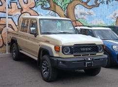 TOYOTA LAND CRUISER GDJ79 2.8L D4D TURBO DIESEL BVA6 DOUBLE CABINE 4 PLACES BEIGE VX LIMITED TOUTES OPTIONS