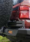 Bras pivotant F4x4  pour Toyota Land Cruiser J250 Prado (2024+) pour porte-roue ou porte-jerrican (Côté Droit)