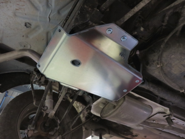 BLINDAGE PONT ARRIERE N4 6MM EN ALUMINIUM POUR DACIA DUSTER DE 2013 A 2023