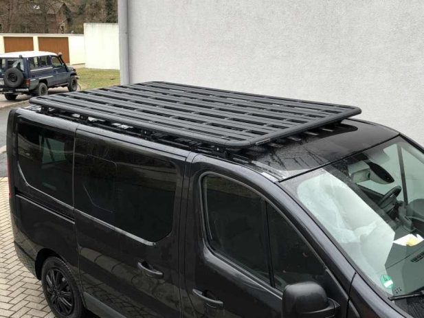 KIT GALERIE RHINO RACK PIONEER 6 2700 X 1472 MM POUR RENAULT TRAFIC ET OPEL VIVARO A PARTIR DE 2014 (PIEDS INCLUS)