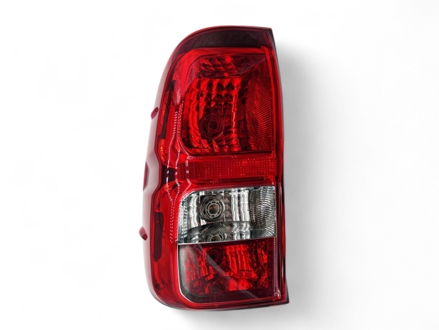 FEU ARRIERE GAUCHE A AMPOULES POUR TOYOTA HILUX REVO 2016+