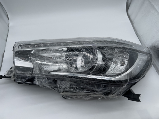 OPTIQUE AVANT GAUCHE A LED REGLAGE ELECTRIQUE POUR TOYOTA HILUX REVO 2016-2018 - Copie