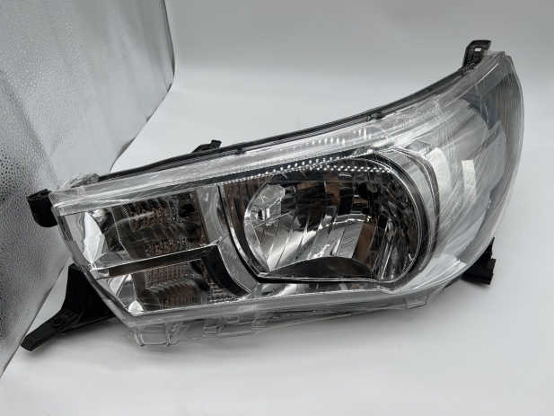 OPTIQUE AVANT GAUCHE HALOGENE REGLAGE MANUEL POUR TOYOTA HILUX REVO 2016-2018