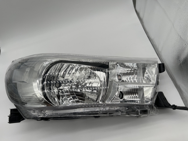 OPTIQUE AVANT DROIT HALOGENE REGLAGE ELECTRIQUE POUR TOYOTA HILUX REVO 2016-2018