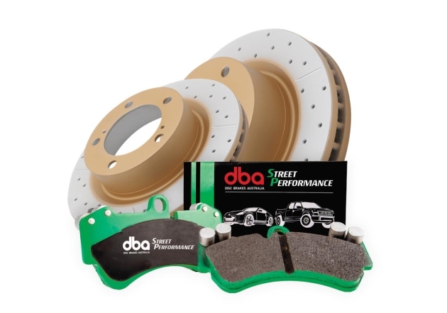 KIT COMBO DBA : DISQUES AVANT STREET SERIES X-GOLD 338MM + JEU PLAQUETTES DE FREIN AVANT STREET PERFORMANCE POUR TOYOTA HILUX GR
