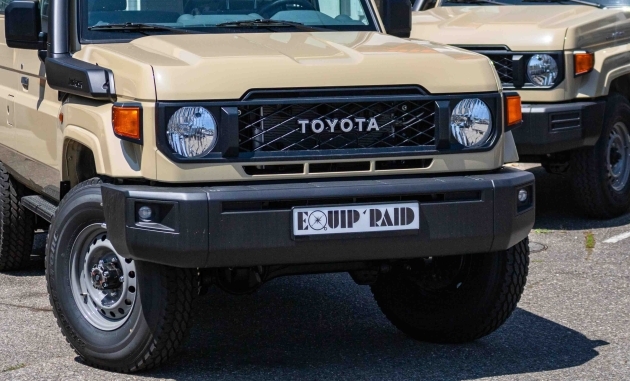 PARE CHOC OCCASION AVANT D'ORIGINE POUR TOYOTA LANDCRUISER SERIE 78/79/76 A PARTIR DE 2023 SANS ELARGISSEUR D'AILE -
