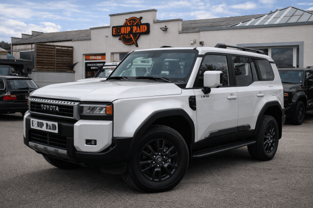 TOYOTA LAND CRUISER 250 2.4L TURBO ESSENCE BVA8 ALLROUNDER 4 PLACES UTILITAIRE BLANC