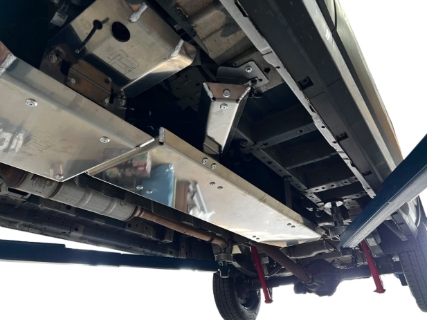 Blindage de protection pour réservoir de 95L pour Ford Transit 4x4 (2024+)