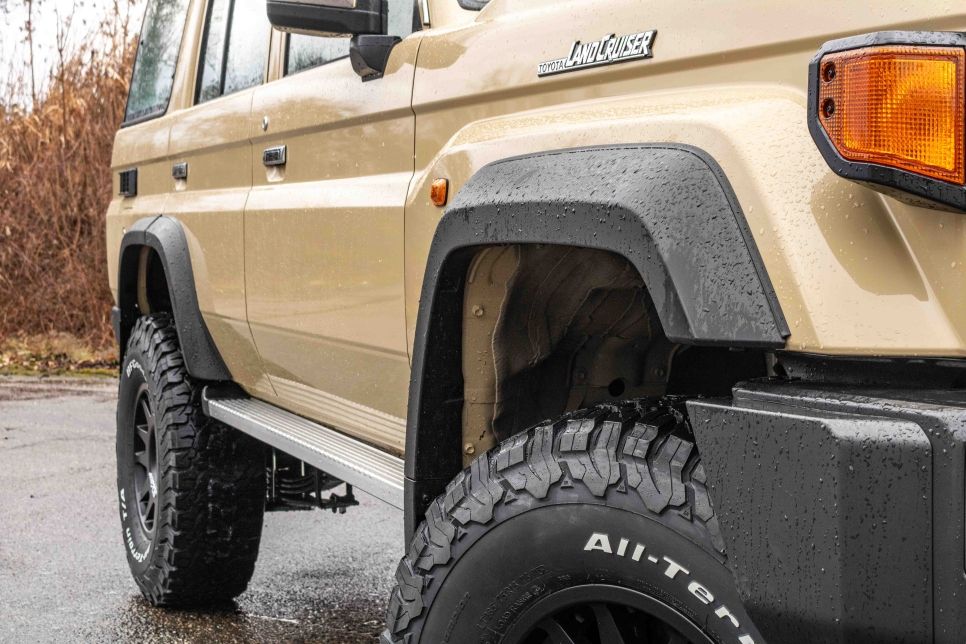 Élargisseurs d'ailes d'origine Toyota Land Cruiser Série 7