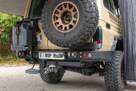 Toyota Land cruiser 78 vdj vdj78 pare chocs arrière avec porte roue et porte jerrican