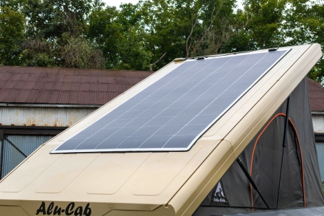 Toyota Land cruiser 78 vdj vdj78 panneau solaire Panda 300W