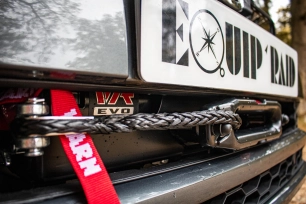 Treuil Warn VR Evo monté sur véhicule tout-terrain