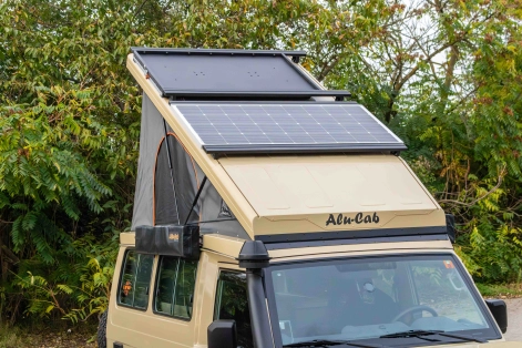 Toit relevable équipé de panneaux solaires Toyota GRJ 78 Land cruiser