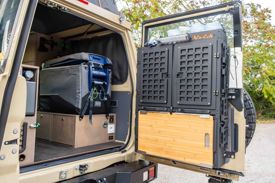 Caisson cuisine rangement porte arrière Toyota Land cruiser serie 7