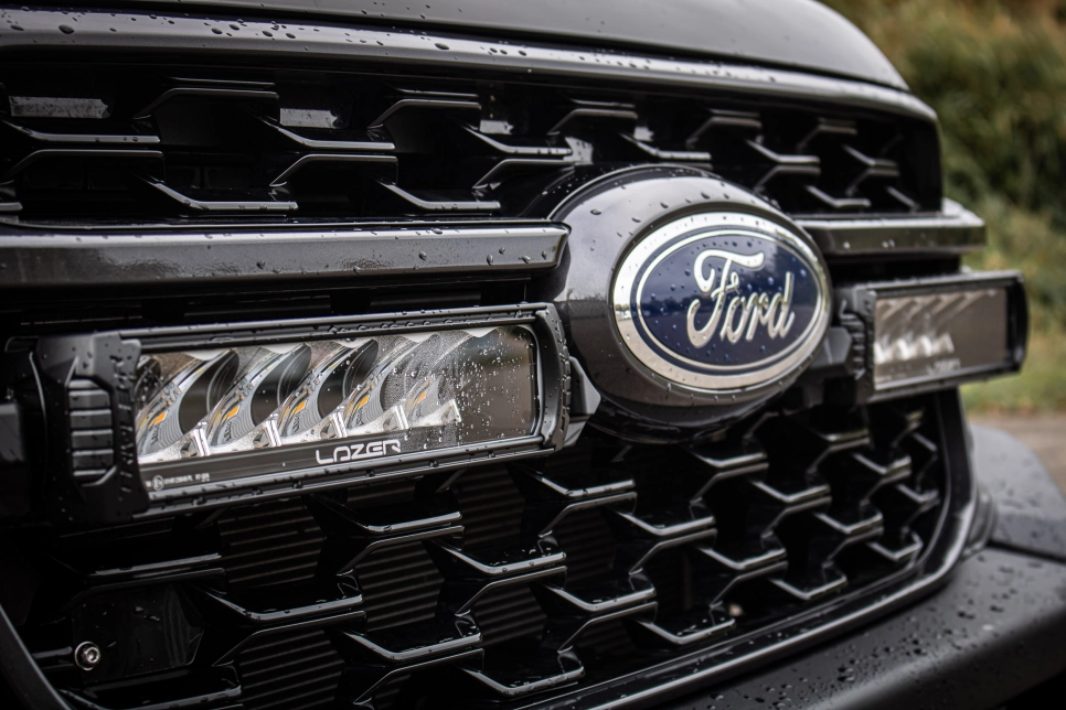 Ford Ranger PXIV préparation tout terrain pick up 4x4 raid bivouac en Alsace Canopy Camper Alu-Cab kit calandre Lazer